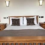 Hall Inn 4*