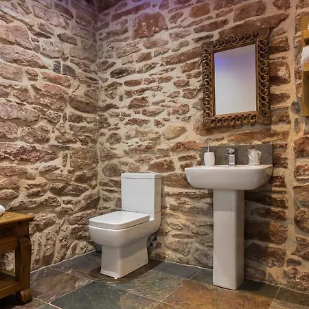 Hall Inn 4*