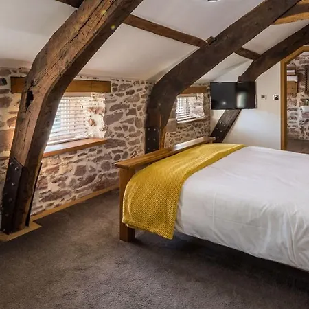 Inn Hall 4*