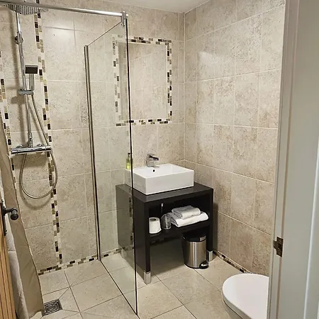 Hall Inn 4*