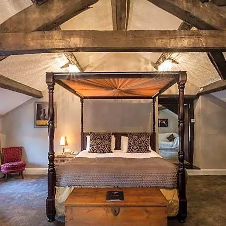 Inn Hall