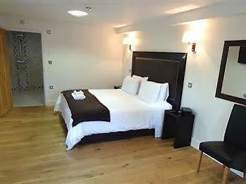 Hall Inn 4*